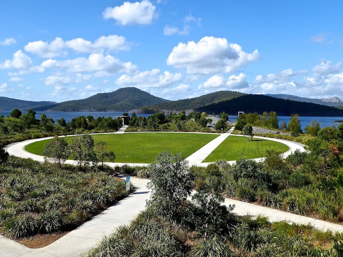 Hinze Dam photo 2