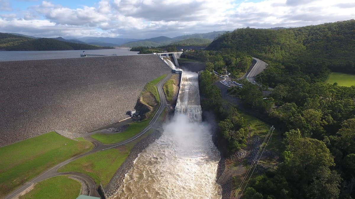 Hinze Dam photo 4